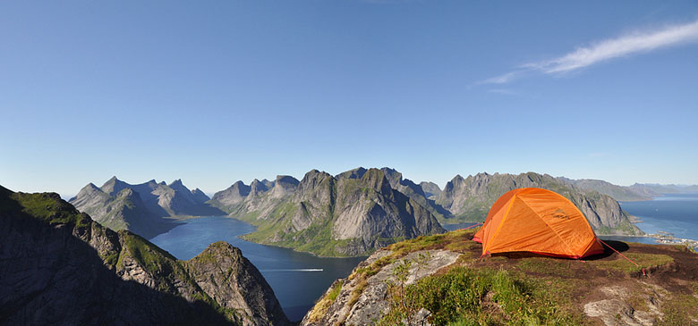 Hiking Reinebringen Norway